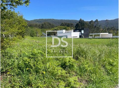 Oportunidade Única: Terreno para Construção com Vista para o Mar em Zona Privilegiada de Afife! Se sempre sonhou em construir a casa dos seus sonhos em um local paradisíaco, com vista deslumbrante para o mar então este terreno é para si! Apresentamos...