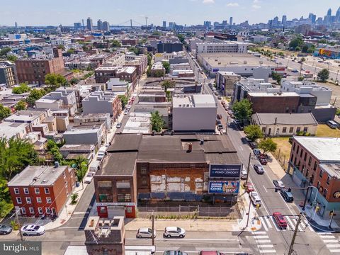 Incredible investment opportunity in the Norris Square neighborhood, located directly in the path of developement along N 2nd St. and just two blocks from Fishtown. This neighborhood is the next to take off with a thriving community, proximity to Nor...