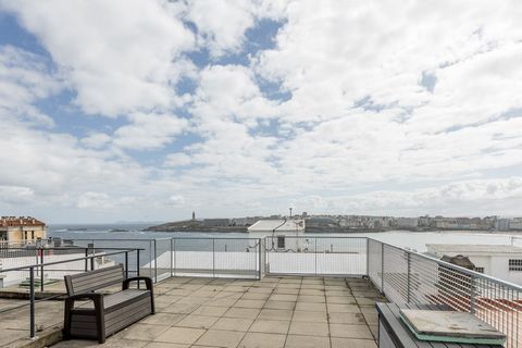 BEST-HOUSE in the Sun exclusively offers you this incredible penthouse for sale with the best views of the city! * Discover this magnificent 94mÂ² penthouse, located in one of the most privileged areas of La CoruÃ±a, Nautica-Riazor, from where you ca...