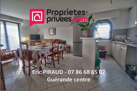 EN EXCLUSIVITÉ - GUÉRANDE Centre, Appart. T4 en duplex d'environ 75 m². Eric PIRAUD vous propose en Loire Atlantique (44350), GUERANDE, cet agréable et confortable T4 d'environ 75 m², en excellent état, composé au 1er niveau d'une d'entrée, d'une piè...