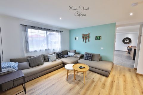 Dpt Ain (01), à vendre SAINT CYR SUR MENTHON maison P7 de 231 m² - Terrain de 2100