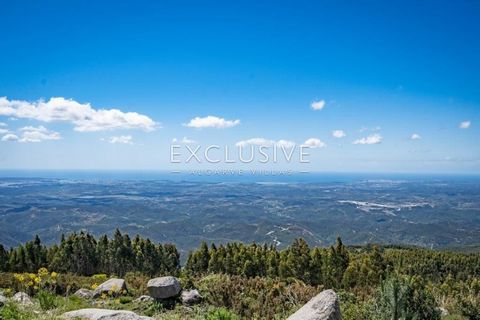 Alto potencial é o melhor título para esta propriedade localizada em Monchique, Algarve, sul de Portugal. O terreno situa-se a 800 metros acima do nível do mar e oferece excelentes vistas sobre todo o Algarve. Está situado numa encosta virada a sul. ...