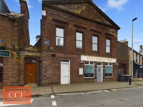 Cet hôtel récemment rénové dispose de plusieurs étages, chacun conçu pour offrir une expérience de haute qualité aux clients et aux clients. Le rez-de-chaussée abrite la principale zone commerciale, y compris une salle à manger spacieuse pour 40 pers...