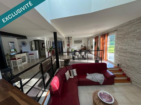 4 KM YERVILLE, Magnifique Pavillon de 220 m2