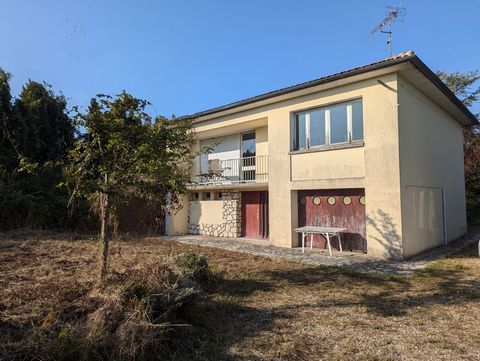 Maison à vendre GENSAC LA PALLUE (16) maison sur sous-sol avec son grand jardin
