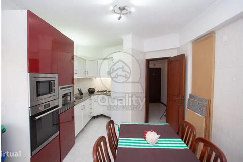 Fantástico Apartamento Duplex T2 (com possibilidade de T3) – Bem Localizado! Descubra este excelente apartamento duplex no 2.º andar, com 101 m², originalmente T1 e atualmente transformado em T2, com possibilidade de ser convertido em T3! Localização...