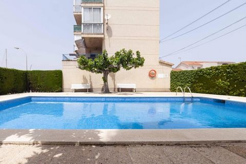 Welcome to your cozy home in Roses, perfectly designed for 2 guests. This fully equipped 25 m² accommodation offers stunning views of the mountains and river, creating a serene atmosphere for your stay. Conveniently located 500 meters from the charmi...