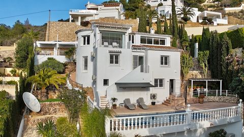 This beautifully maintained villa offers stunning sea and mountain views that will leave you in awe. Lovingly cared for by the current owners, the property is in pristine condition, exuding warmth and attention to detail throughout.The villa is acces...