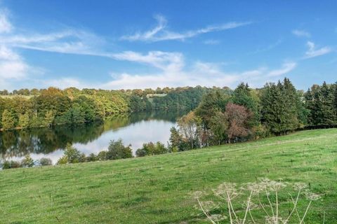 Dit huis is ideaal voor een verblijf met je gezin in de Vlaamse Ardennen. Het ligt op loopafstand van Elzele. Je hebt hier een prachtig uitzicht op het omliggende landschap en vanaf de 2 terrassen van het huisje. De huisdiervriendelijke woning heeft ...