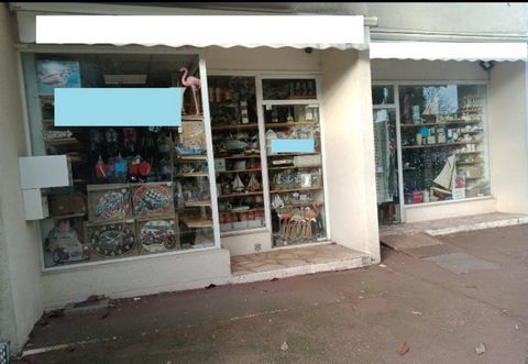 Dpt Charente Maritime (17), à vendre LA PALMYRE Local commercial