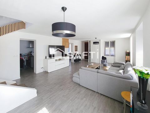 Maison 7 pièces de 180m² avec terrain de 900m²