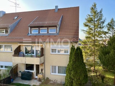 Charmante 3,5-Zimmer-Dachgeschosswohnung mit Sanierungspotenzial in Stuttgart-Gaisburg Diese gemütliche 3,5-Zimmer-Dachgeschosswohnung im 3. Obergeschoss eines gepflegten Mehrfamilienhauses aus dem Jahr 1962 bietet viel Potenzial für individuelle Ges...