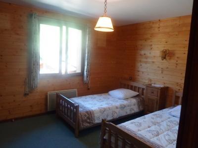 The Chalet La Cythéria, without lift, is located in the 