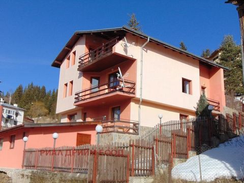 Tél.: ... ; 0301 69999/WE OFFER FOR SALE a WELL-WORKING, FULLY FINISHED and FURNISHED SMALL FAMILY HOTEL in the BEAUTIFUL RHODOPE VILLAGE STOYKITE-AT 600 m from the 6-CHAIR LIFT and SKI SLOPE with STOIKITE-PEAK SNEJANKA; 5 KM FROM PAMPOROVO RESORT; 1...
