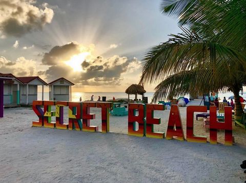 Propriété propre près de Secret Beach sur Ambergris Caye! Ces terrains près de la zone populaire de Secret Beach d’Ambergris Caye sont à moins d’un mile de la côte ouest dans l’une des destinations balnéaires les plus populaires de la région. Ces pro...