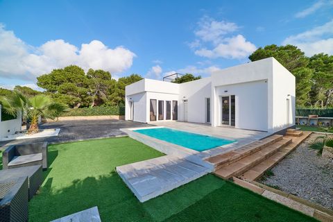 This charming family friendly chalet was completed in 2021 and is located in the quiet village of Cala Pi, in the southeast of the island. The property has just over 600 m² and has many areas that can be used individually. When you enter, you are wel...