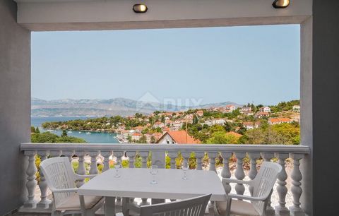 Location: Splitsko-dalmatinska županija, Supetar, Splitska. BRAČ ISLAND - Beautiful house with a sea view! This beautiful house with an enchanting view of the sea is located on the largest island of Dalmatia and the third largest island of the Adriat...
