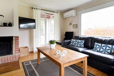 Welcome to this light and airy cottage set in a calm, quiet area about twelve kilometres north of Falkenberg. The cottage is within walking distance of a small beach. There's also a harbour nearby, in the little fishing village of Glommen, only two k...