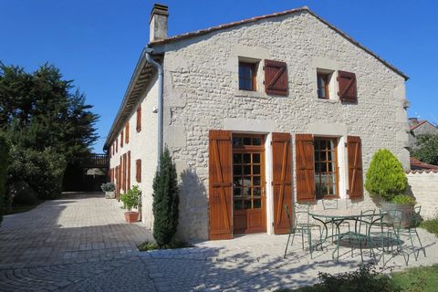 This beautiful Charentaise longère full of character has been renovated by craftsmen keeping all the elements of the period; the fireplaces, the roof timbers and the stone give an aspect of charm and warmth. Situated in a quiet hamlet not far from Ma...