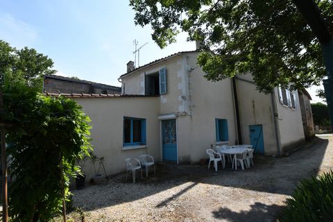 Dpt Charente (16), à vendre GOURVILLE maison P5 de 89 m² - Terrain de 985,00 m²