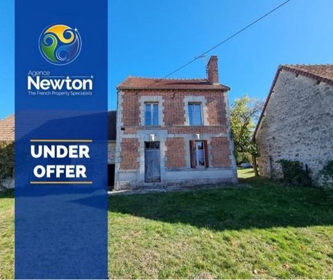 3 bedroom country house with 2 barns in need of some updating. Situated in a hamlet just outside the pretty village of Jouac is this detached house with exposed beams and many original features. Consisting on the ground floor of an entrance hallway, ...
