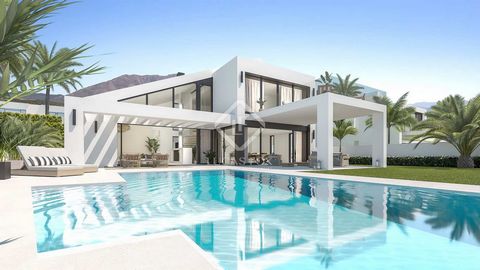 Lucas Fox is pleased to present this new development of detached villas with huge floor-to-ceiling windows, terraces, gardens and pools, located just 20 minutes west of Malaga Airport, between the popular beach resorts of Fuengirola and Marbella. Los...
