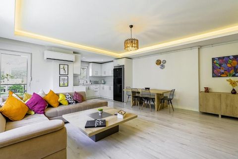 Well situated, 130-sq meter (1400-sq foot) duplex suite offers three bedrooms and two bathrooms over two floors. Able to accommodate up to 6 guests. Two private outdoor terraces and a breathtaking Mountain view await. Experience comfort with Wi-Fi, 2...