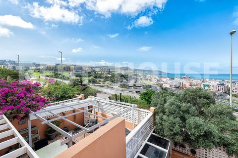 Are you looking for a house in the capital (Las Palmas de Gran Canaria), in which to live comfortably, away from the noise and crowds, in a pleasant, quiet and safe area that has a terrace, nice views, garage and all services at hand? I present to yo...
