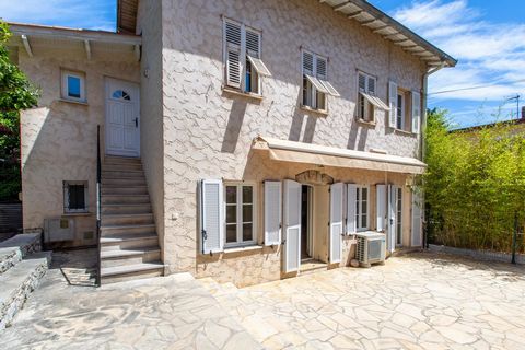 This charming home is found within the exclusive town of Saint Jean Cap Ferrat. Known as one of the most prestigious postcodes in the world! It has great local facilities, excellent links to the cities of Nice and Monte Carlo, this makes this propert...