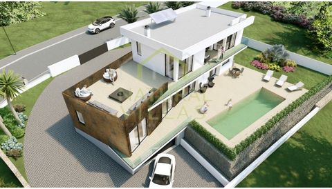 Bauen Sie Ihr Traumhaus auf diesem 888m² großen Grundstück mit Luxusvilla-Projekt und Pool! Genießen Sie das Beste der Algarve auf diesem Grundstück, das strategisch nur 10 Minuten von den atemberaubenden Stränden und dem praktischen Flughafen Faro e...