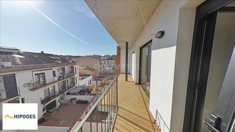 Do you want to buy a 2-bedroom Duplex for sale in Girona? Excellent opportunity to acquire this residential apartment with an area of 78m² well distributed in 2 bedrooms and 2 bathrooms located in the town of Girona, province of Girona. Do not hesita...