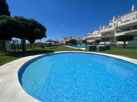 Fantastic investment opportunity in Lomas de Rio Real, Marbella! This beautiful 127 m² apartment is for sale and offers excellent distribution with a spacious living-dining room, furnished kitchen, laundry room, 2 bedrooms, 2 bathrooms, and a terrace...