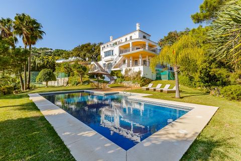 Welcome to your own personal paradise, a stunning newly reformed designer villa boasting 550 square meters of sheer indulgence. Set within a prestigious gated community with security, you'll enjoy the ultimate in privacy and serenity, all while soaki...
