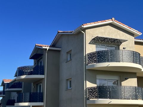 NUOVO APPARTAMENTO T2 IN RESIDENCE Appartamento T2 attualmente in fase di completamento in una residenza protetta ben situata a 5 minuti dalla città di Roques sur Garonne. L'appartamento è situato al 1° piano composto da 45,15 mq abitativi con balcon...