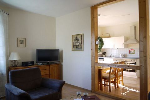 Guests will find a holiday in a feel-good atmosphere in the comfortably furnished 90 square meter *** holiday apartment in a quiet and sunny outskirts location. From the south balcony you can enjoy a wonderful view far into the Hunsrück landscape. La...