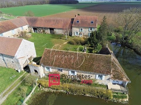 Grégory Bié presents this magnificent fortified farmhouse of the XIIth century composed of two main houses of more than 130m2 as well as numerous outbuildings of about 630m2 on the ground usable on several levels. It is located about 10 minutes from ...