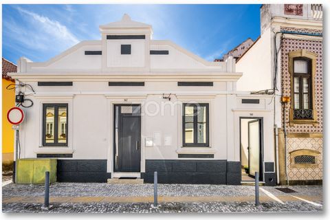 Identificação do imóvel: ZMPT566552 If you're looking for: - A renovated T3 house with a typical facade; - An interior courtyard; - Light, light, and more light; - Located in the center of Ílhavo, with good access to the A25, A17, and A1… …you've fou...