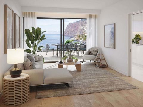 Located in Funchal. Luxury waterfront apartments with private access to the sea Located in the prestigious promenade area of Estrada Monumental and with 6000m2 of gardens and green areas is this magnificent frontline residence with direct access to t...