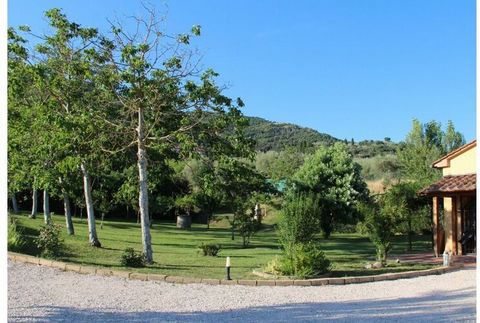 Fantastique villa avec jardin et piscine privés, dans la campagne à Castiglion Fiorentino, près de Cortona.