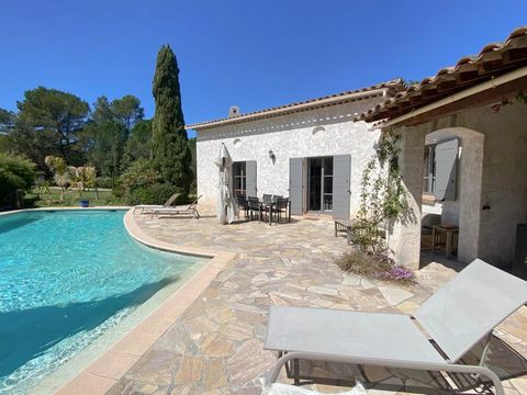 Puget Sur Argens, 5 minutes from the village and 15 minutes from the sea, in the heart of a sought-after At the heart of a secure residential area, discover this air-conditioned villa, completely on one level, renovated in a modern spirit. Accommodat...