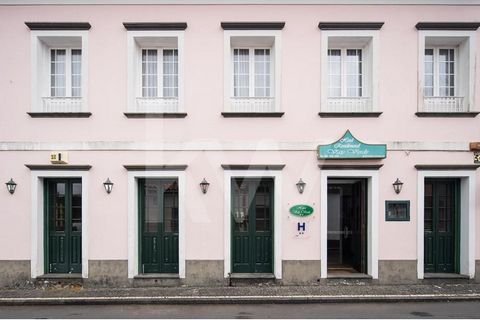 This is a building where is developed a hotel activity. 2 star hotel in the center of Furnas, in activity. The Hotel is spread over 2 floors. On the ground floor, we can find the reception, as well as all the services that support the Hotel, namely, ...