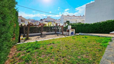 STAR PROP is proud to present you with this exceptional plot of land in the Port of Llançà, a privileged place where the tranquility of the sea mixes with the convenience of having everything you need within reach. Welcome to the place where your dre...