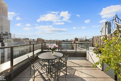 First time available! Welcome to 5AD, an expansive and flexible 3-4 bedroom, 3 bathroom (currently set up as a two bedroom) with separate dining and your own private outdoor roof top cabana at 80 Metropolitan. A rare combination, this sumptuous home ...