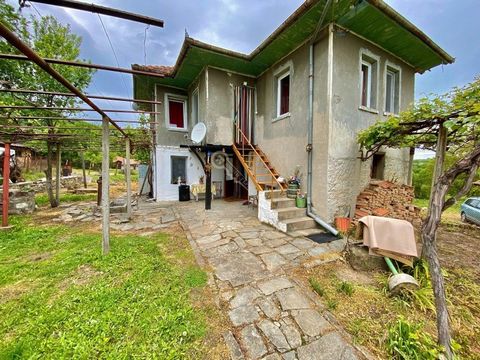 Imoti Tarnovgrad offers you a two-storey house in the village of Lazartsi, which is located 7 km from the town of Tarnovgrad. Elena. The property has stone foundations, replacing all doors and windows with PVC windows. The first floor consists of an ...