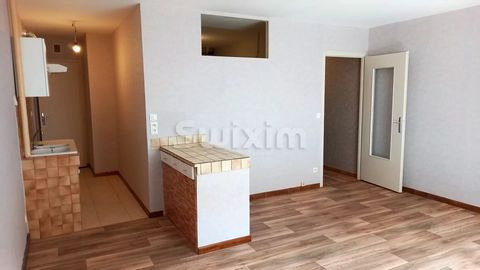 Ref 68085VM: Near the city center, ground floor apartment, renovated. It consists of an entrance, living room-kitchen, bedroom, bathroom with toilet. Cellar in the basement. Ideal 1st purchase or rental investment ! Independent Swixim sales agent in ...