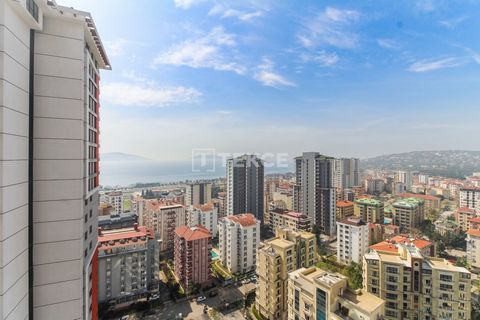 Sea and Islands View Real Estate Close to the Coast in Kartal The real estate for sale is located in Kartal, a district on the Asian side of Istanbul. Kartal is a social district offering unique sea views with large green areas. Social areas in the r...