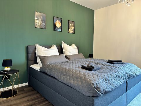 Willkommen in unserem luxuriösen Penthouse in Warendorf! Diese komplett sanierte Wohnung bietet Ihnen ein unvergleichliches Erlebnis mit modernster Ausstattung und edlen Materialien. Mit nur maximal 10 Minuten Fußweg zum historischen Altstadtkern von...