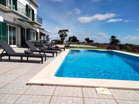 Located in Tavira. Spectacular 3 bedroom villa with pool and stunning views - Tavira - Holiday rentals Villa Prestige for Home is located in a quiet area, just a few minutes from Monte Rei Golf & Country Club, Tavira, where you can enjoy a stunning l...