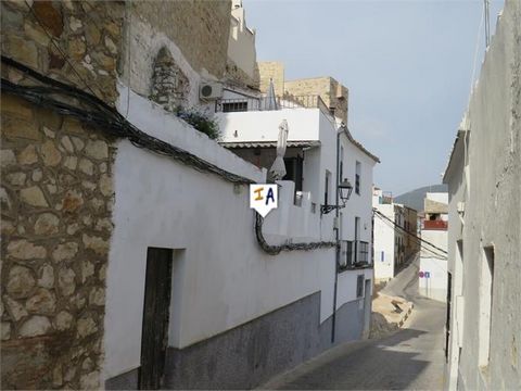 Gelegen in der lebhaften Stadt Martos in der Provinz Jaén in Andalusien, Spanien. Dieses schöne, 151 m² große Haus ist bezugsfertig und bietet einen atemberaubenden Blick über die Stadt und die dahinter liegenden Berge. Es wurde sehr schön renoviert ...