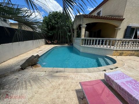 For sale in Gignac (34) Herault, discover this beautiful villa, ideal for a large family and comprising on the ground floor: entrance, large living rooms of 80 m2 opening onto a terrace, equipped kitchen, a master suite, a toilet, a garage. Upstairs,...